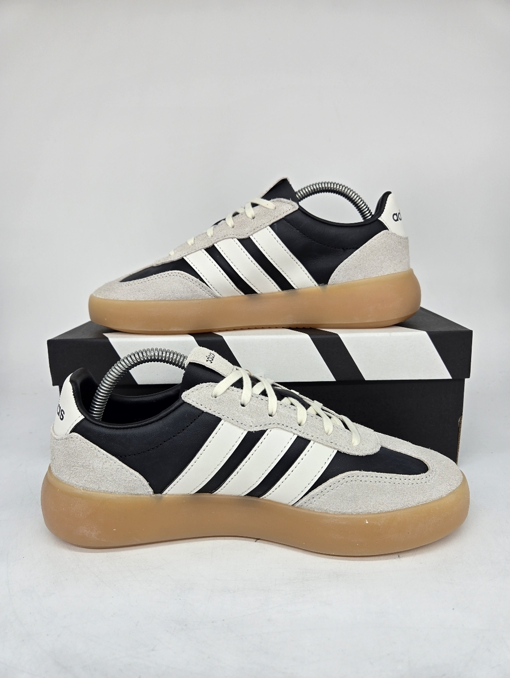 adidas Women's Barreda Decode Lux JR3530 Off White Black Gum Shoes Size 7 - Picture 6 of 8